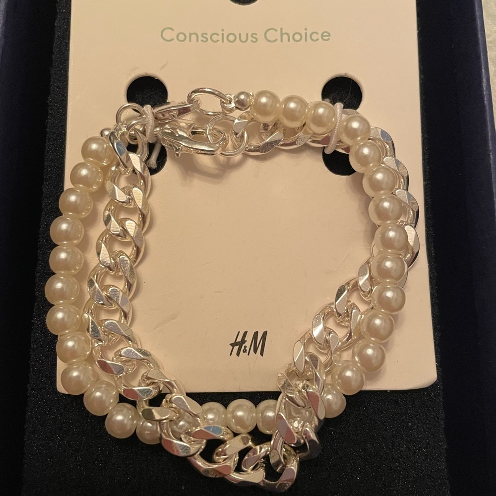 💥$10 or 3 for $15💥 H&M Pearl and Silver Chain Bracelet set NWT